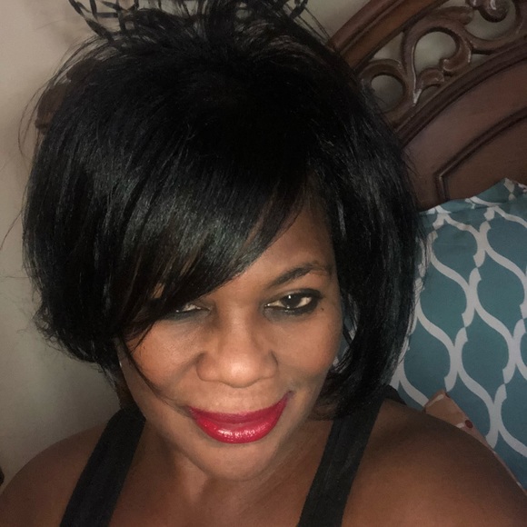 Meet your Posher, Valerie - Picture 3 of 7